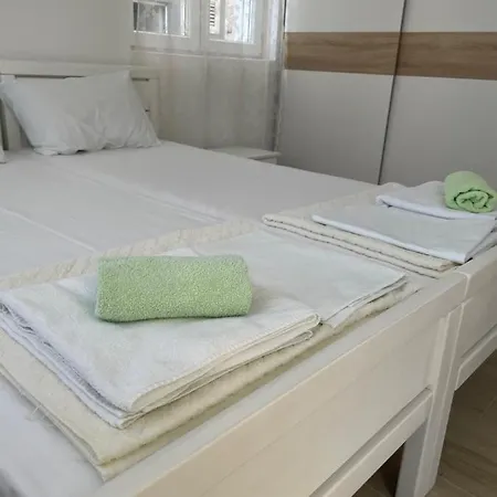 Luna Apartment *