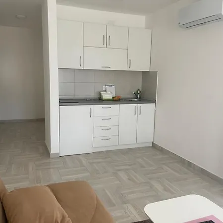 Luna Apartman *